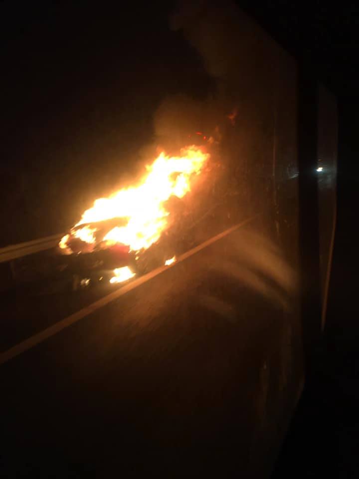 Mașină în flăcări pe autostrada Timișoara – Lugoj!