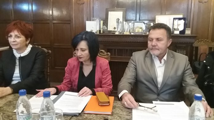 52719253_398008847426192_3879765192518664192_n