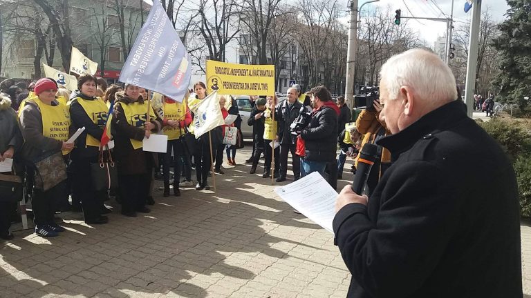 FOTO-VIDEO. Protest al sindicatelor din Educație “Spiru Haret”, la Timișoara. Ce nemulțumiri au dascălii