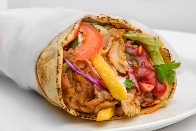 ”Sunt scârbită maxim” Ce a găsit o timișoreancă în prânzul comandat la un fast-food renumit