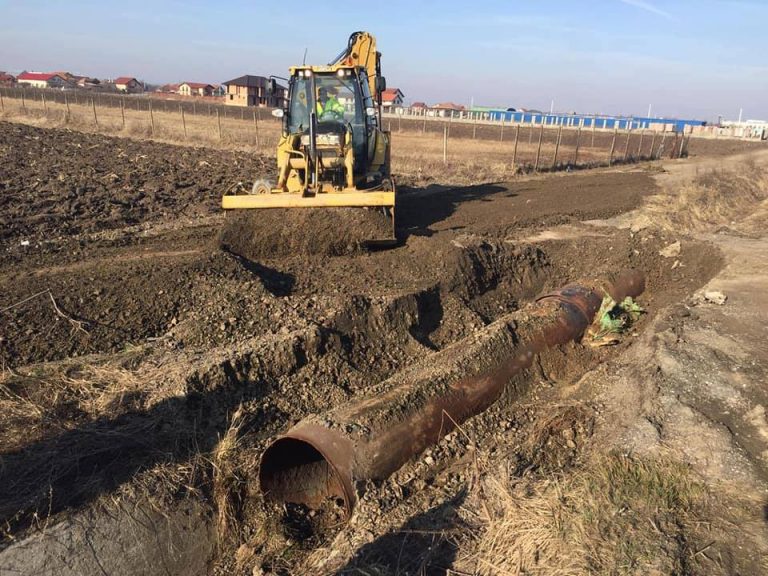 Continuă operațiunea de demolare a drumurilor amenajate ilegal lângă Timișoara. VIDEO