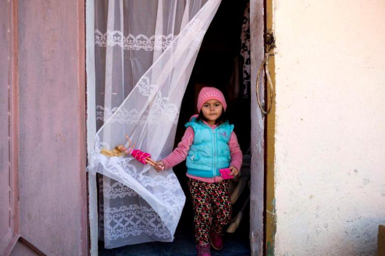 O fetiţă născută în Anglia nu poate merge la grădiniţă în Timişoara!