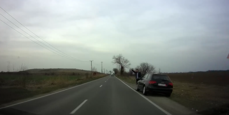 Atenție! Un individ suspect încearcă să oprească mașinile la ieșire din Timișoara spre Șag. VIDEO