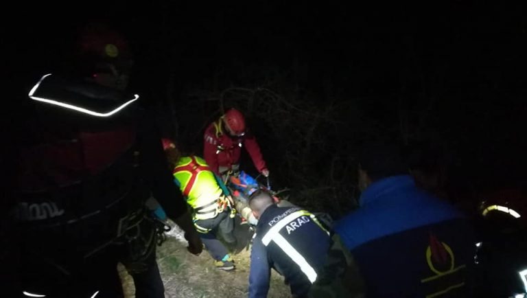 Un turist căzut de pe zidurile cetății Șoimoș a pus pe jar echipajele de salvare FOTO