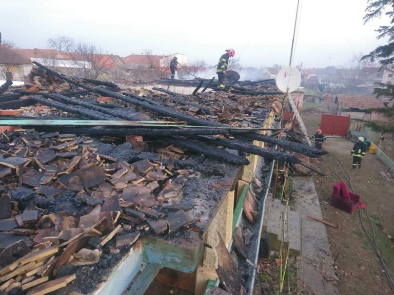 Zeci de intervenții în doar 24 de ore pentru pompierii arădeni. FOTO