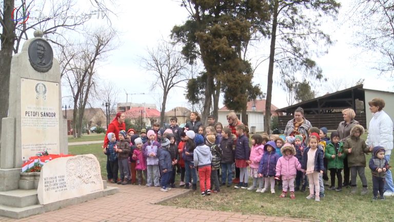 (Foto-Video) Cum au sărbătorit 15 MARTIE copiii de la grădinița din Dumbrăvița