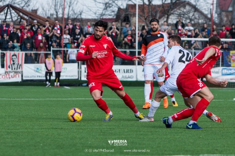 UTA Arad | „Sinteticul” le pune tot mai multe probleme