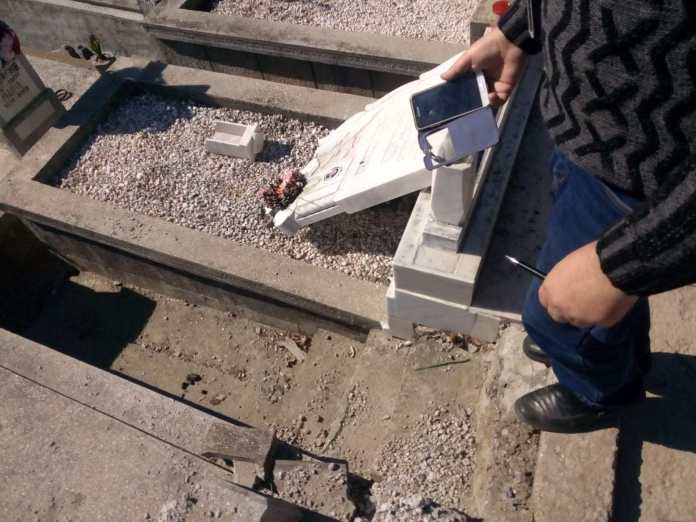 Cimitir din Banat, vandalizat în Postul Paștelui
