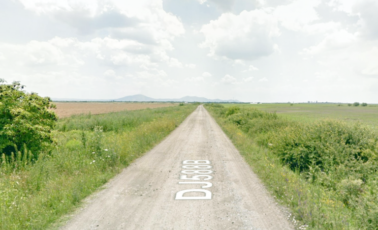 Un drum de pământ care leagă Timișul de Serbia va fi modernizat pentru prima dată