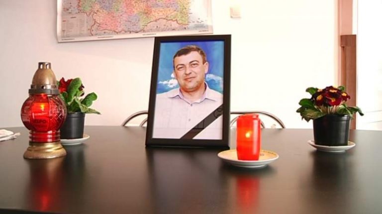 Mort în brațele soției după ce la Urgențe i s-a spus: ”Ce, te-ai învăţat să vii aici în fiecare zi?”