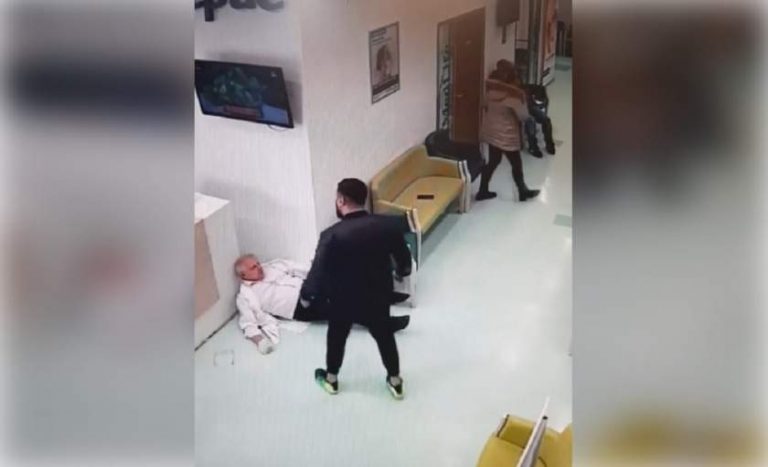Medic agresat în spital pentru că nu a vrut să facă o întrerupere de sarcină unei femei. VIDEO
