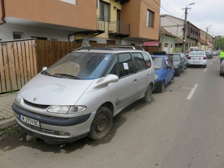 Strada rablelor din Timișoara. Mai multe mașini au fost ridicate de pe aceeași arteră. FOTO