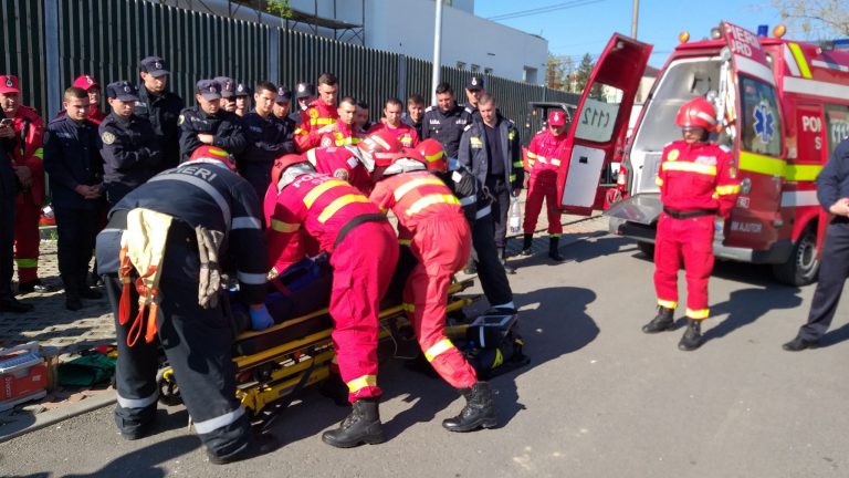 Pompierii timișeni s-au întrecut la Competiția Națională de Descarcerare și Acordare a Primului Ajutor. FOTO-VIDEO