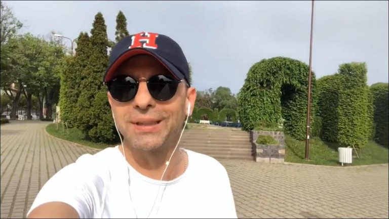 Poveste extraordinară de Paște, relatată de Dan Negru, în Parcul Rozelor din Timișoara. VIDEO