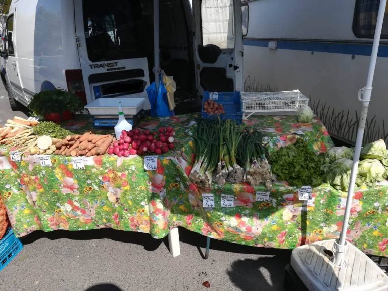 Fals producător, amendat într-o piață din Timișoara. Cum păcălea clienții
