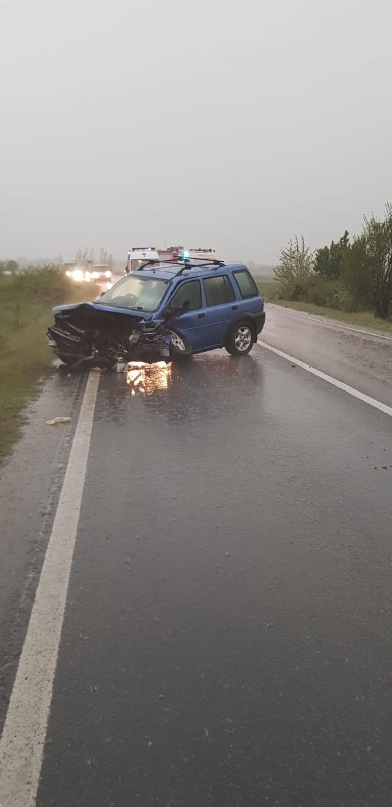 Accident grav în vestul țării. Coliziune frontală la Măureni FOTO