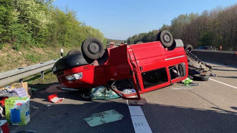 Accident grav cu români, în Germania. Opt persoane rănite!