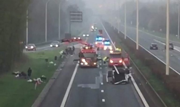 Români răniți într-un accident de microbuz pe o autostradă din Belgia