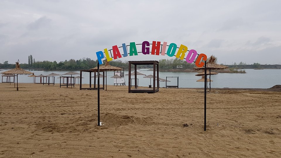 Se Deschide Litoralul Vestului Plajă Extinsă Camping Locuri