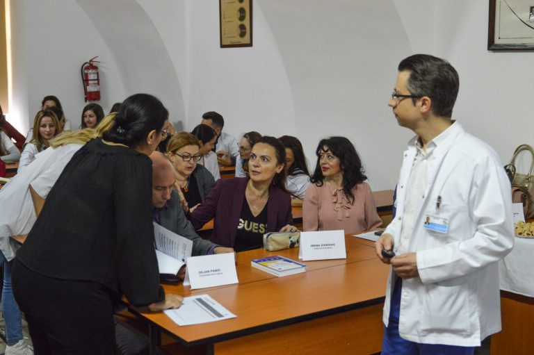 Oftalmologii români și sârbi au colaborat pentru implementarea terapiilor cu laser