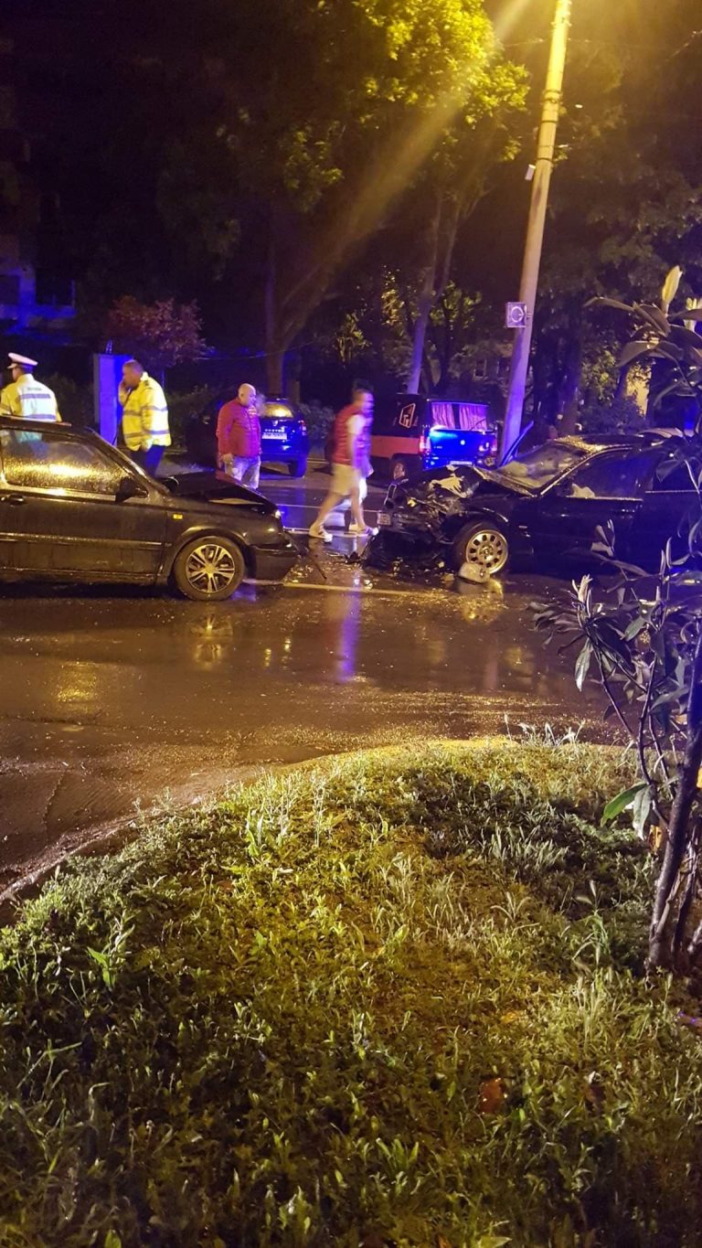 Carambol pe o strada importantă din Timișoara. Trei persoane au fost rănite