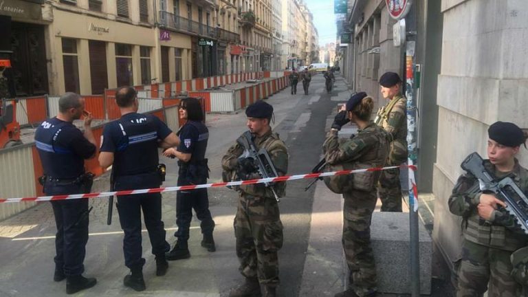 Explozie în Lyon, pe o stradă pietonală. Cel puțin opt persoane au fost rănite