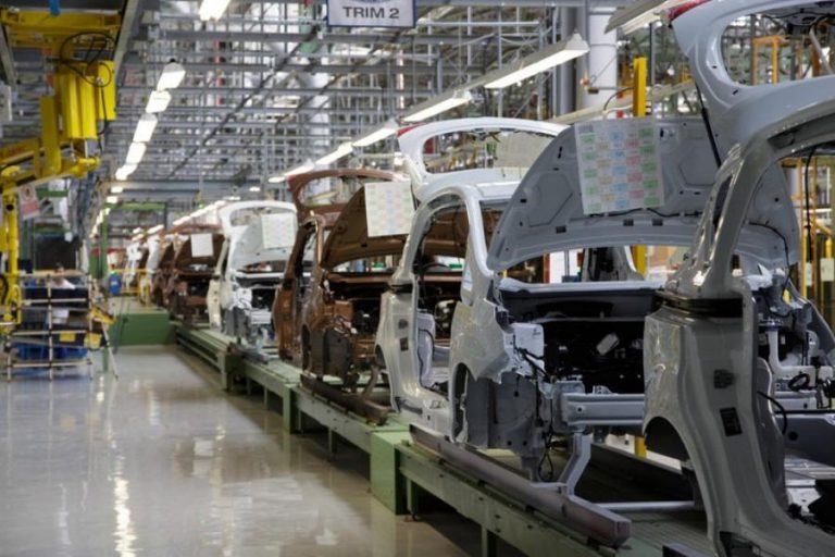 Angajații unei fabrici din Timiș, acuzați că au furat matrițele Lamborghini și le-au vândut la fier vechi