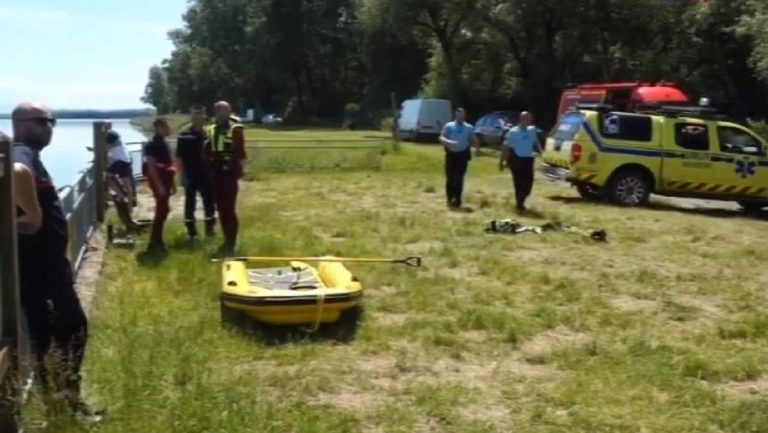O nouă tragedie pe apă! Români morți și un copil dispărut după ce două bărci s-au ciocnit
