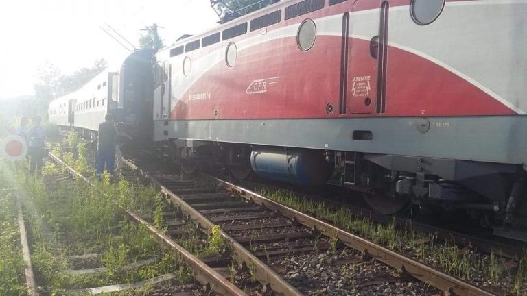 Tren deraiat în județul Arad. Traficul feroviar, complet blocat