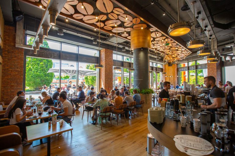 Manufaktura, primul coffee shop restaurant din Timișoara, în ansamblul mixt Iulius Town