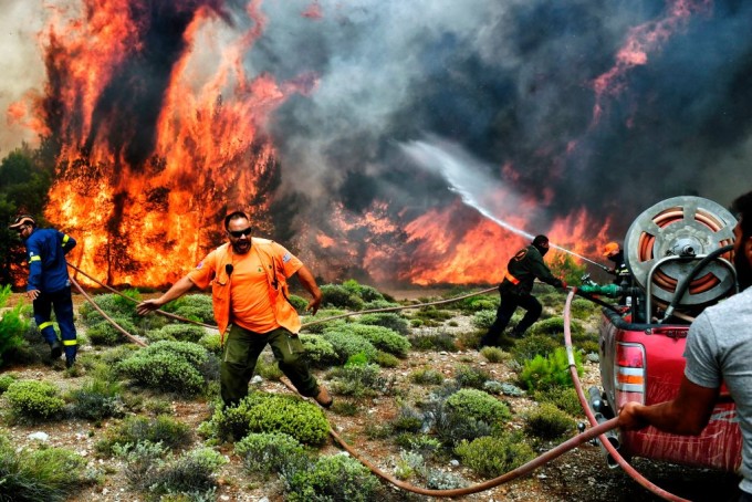 Risc ridicat de incendii de pădure, în Grecia. Avertizarea emisă de MAE pentru români
