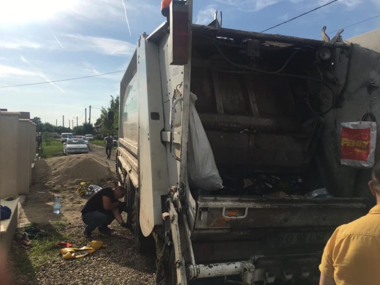 Accident grav în Arad. O mașină de gunoi a trecut peste un om și l-a omorât