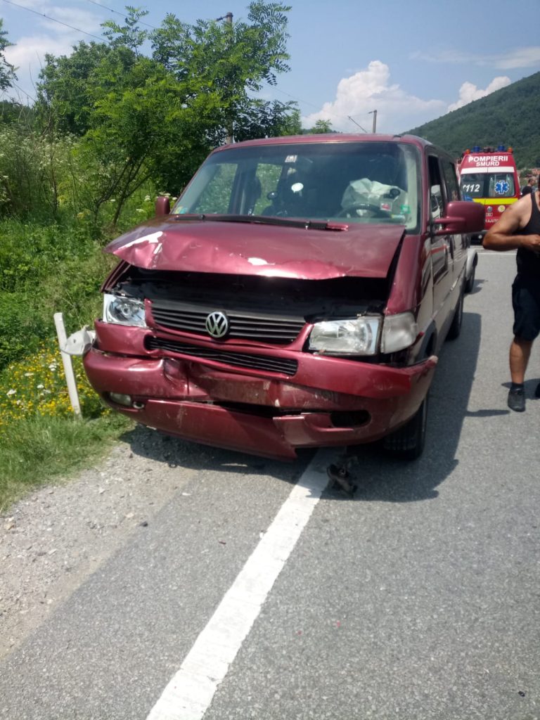 Accident pe DN6, în județul Caraș-Severin! A fost activat planul roșu de intervenție! FOTO
