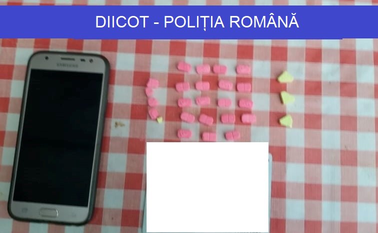 La 72 de ani, dealer de droguri în liceele din vestul țării
