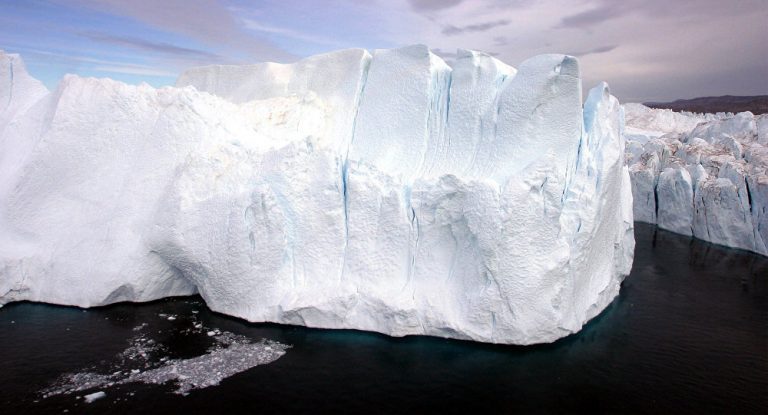 Catastrofă: 2 miliarde de tone de gheață s-au topit într-o săptămână