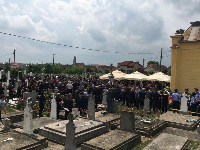 Polițistul Cristian Amariei a fost condus pe ultimul drum VIDEO