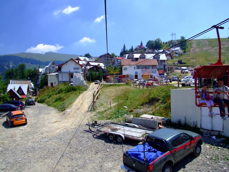 O stațiune montană din vestul țării, apreciată de mulți turiști, conectată la rețeaua de apă potabilă