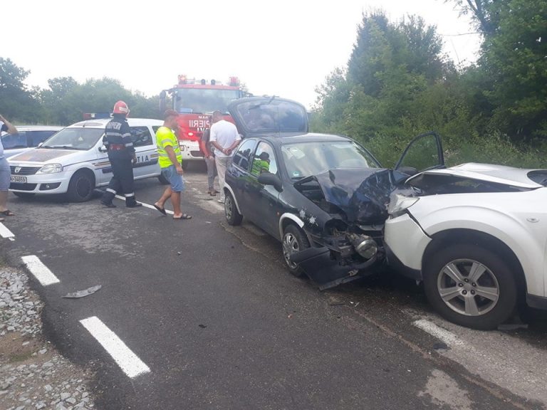 Accident în vestul țării. Doi copii au ajuns la spital