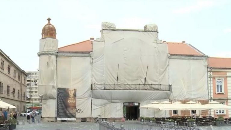 Proprietar de clădire istorică, somat de Primărie să demoleze lucrări făcute de…Primărie VIDEO