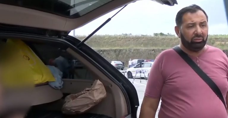 În drum spre mare cu copilul în… portbagaj