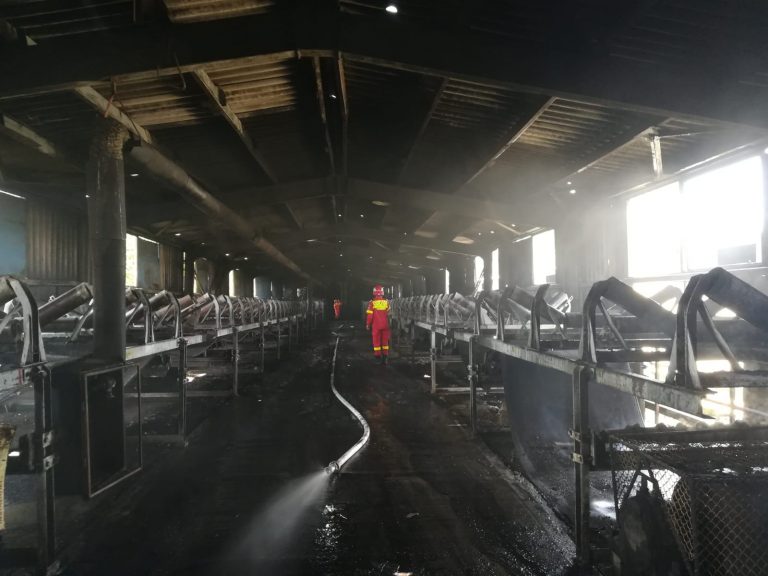 UPDATE. Incendiu la CET Arad! Flăcările, stinse după o oră și jumătate FOTO