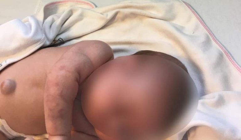 Bebeluș maltratat la spitalul Marie Curie din București: „Fetița urla, iar ea o strângea de mână„