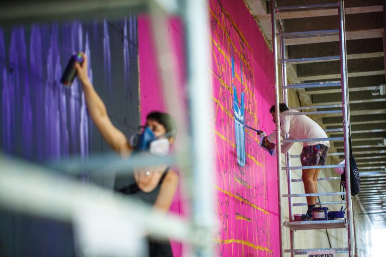 Tunelul auto din ansamblul Iulius Town devine galerie de artă stradală de dimensiuni impresionante, cu ocazia unui inedit eveniment de graffiti