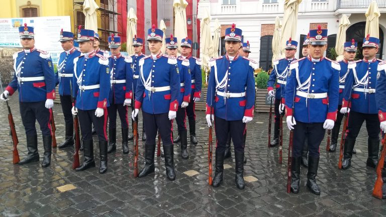 La Centenarul timișorean, ostașii au luptat cu ploaia FOTO-VIDEO