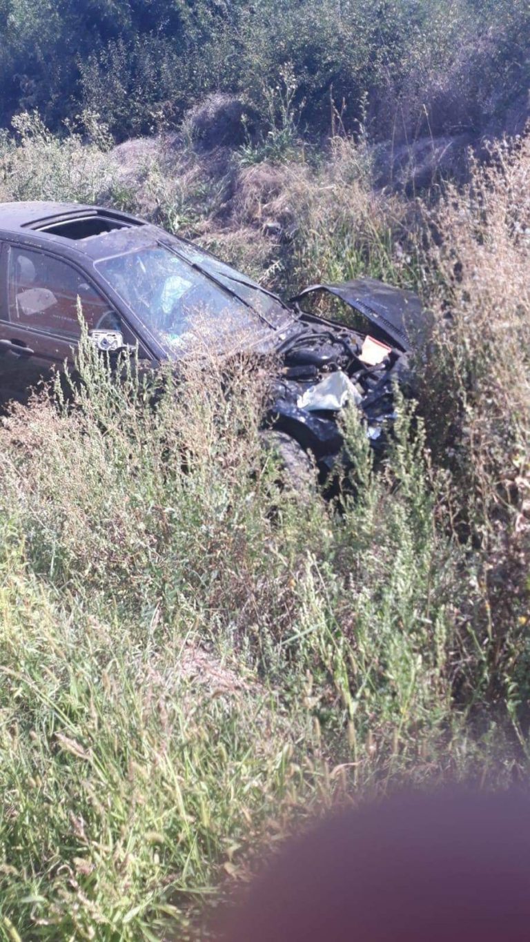Prins sub mașină, într-un accident în vestul țării FOTO