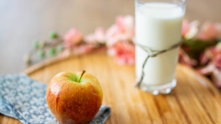 Guvernul a decis: hrană de 1,92 lei/zi pentru elevii din învăţământul primar şi gimnazial