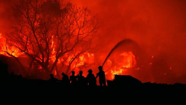Incendiu uriaș: 15.000 de case au fost distruse