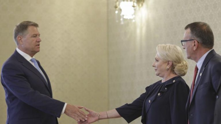 Klaus Iohannis: „Resping în integralitate remanierea propusă de premier”