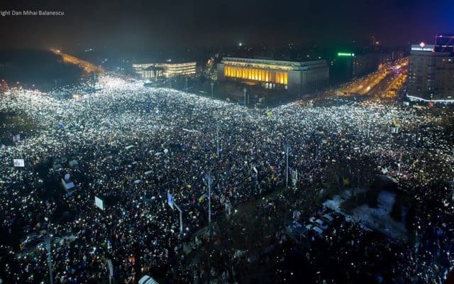 Protest în Piaţa Victoriei | Sunt așteptați un sfert de milion de oameni