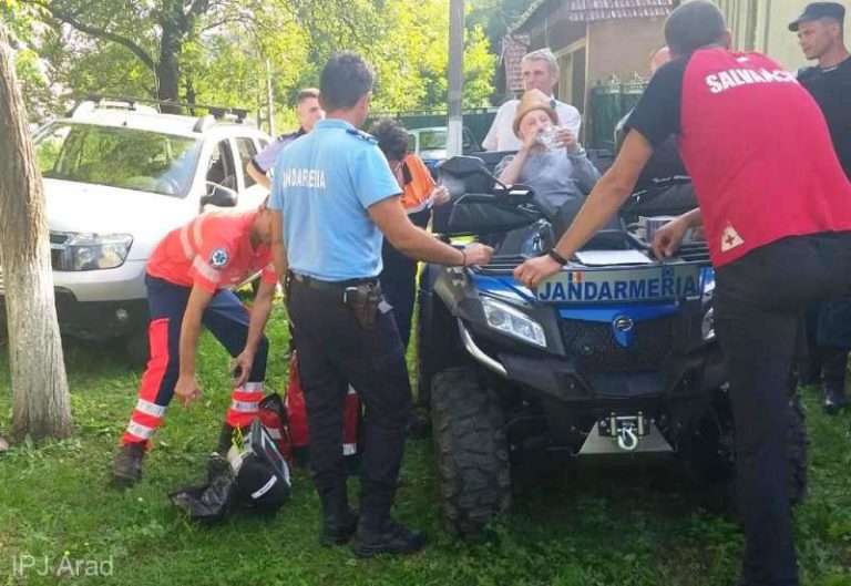 Bătrân de 86 de ani, dispărut în pădure. Salvatorii l-au găsit la scurt timp, cazut în iarbă